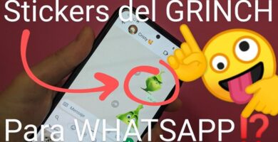 Enviar stickers de el Grinch por WhatsApp.