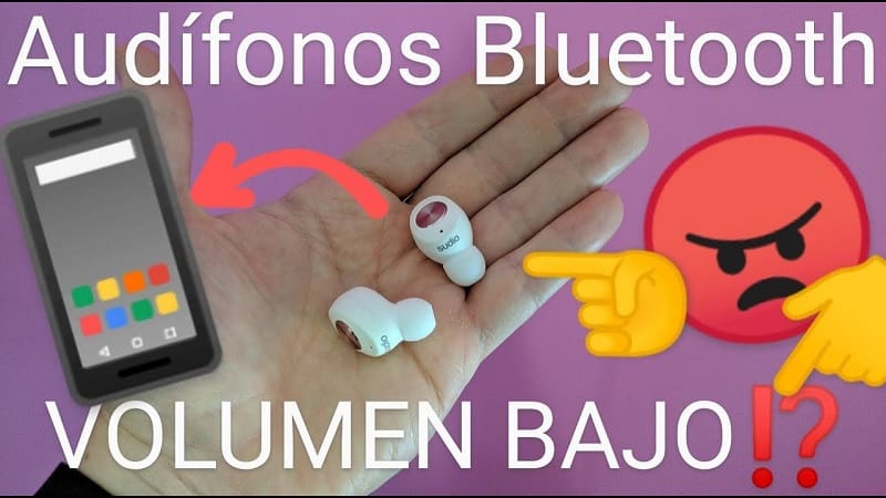 Auriculares inalámbricos se escuchan bajos solución.